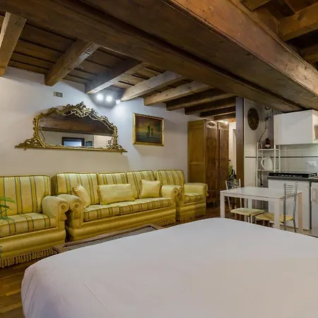 Leoncin D'oro Appartement