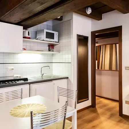 Leoncin D'oro By Reasy&busy Daire Verona